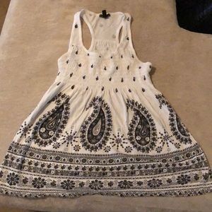 Black and white Razorback tank!